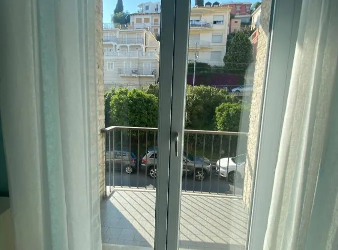 Daire Viale Hanbury Alassio